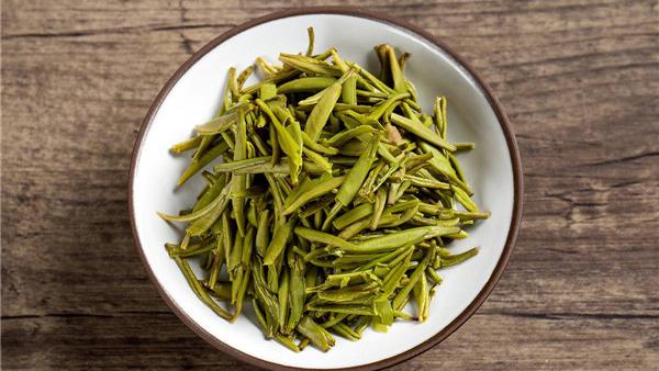 绿茶茶叶可以吃吗（茶叶可以嚼着吃吗）